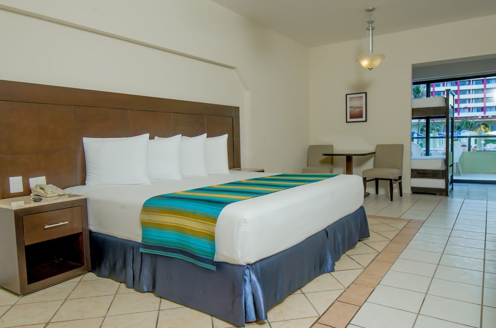 Suite Familiar Crown del hotel Crown Paradise Club Cancun All Inclusive. Foto 3