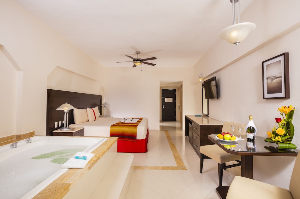 Habitación Crown Club del hotel Crown Paradise Club Cancun All Inclusive. Foto 1