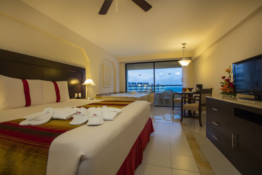 Habitación Crown Club del hotel Crown Paradise Club Cancun All Inclusive. Foto 2
