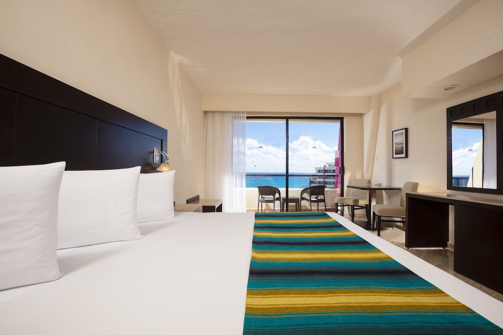 habitaciones estándar del hotel Crown Paradise Club Cancun All Inclusive. Foto 3