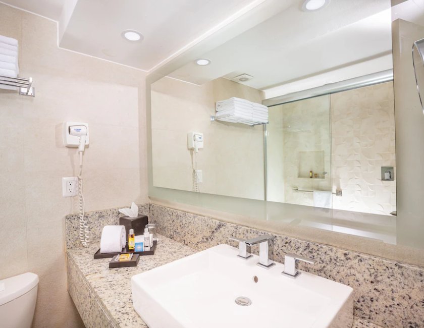 Habitación doble Vista Mar 1 Cama king Con Vistas Normal del hotel Crown Paradise Club Cancun All Inclusive. Foto 4