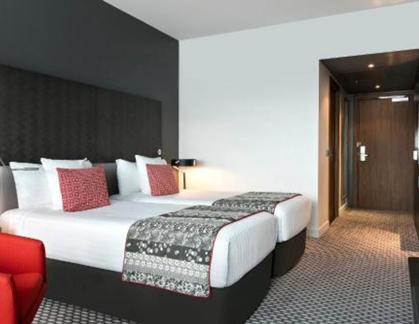 Habitación Melia adaptada a personas con movilidad reducida del hotel Melia Paris La Defense