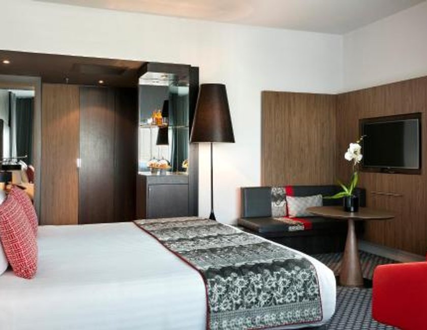 Habitación Premium con vistas a la Torre Eiffel del hotel Melia Paris La Defense