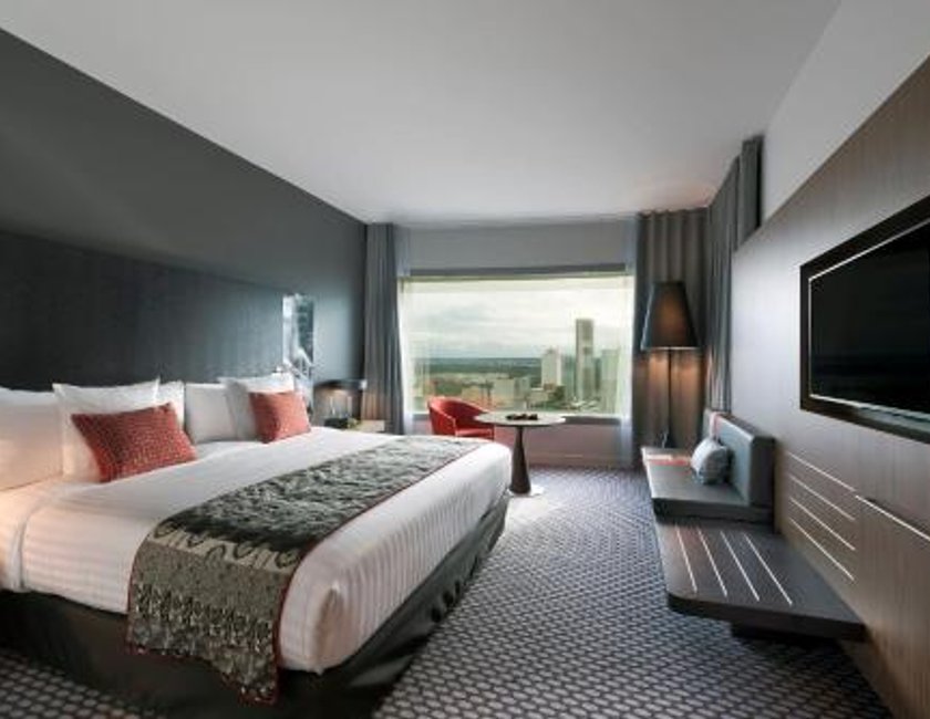 Habitación The Level Premium Room con vistas a la Torre Eiffel y acceso al salón del hotel Melia Paris La Defense. Foto 4