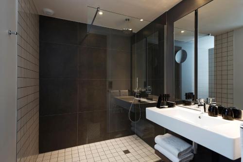 Habitación Doble Meliá del hotel Melia Paris La Defense. Foto 3