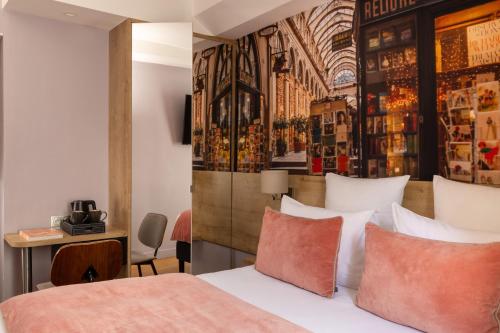 Habitación Doble Confort del hotel Midnight Paris. Foto 5
