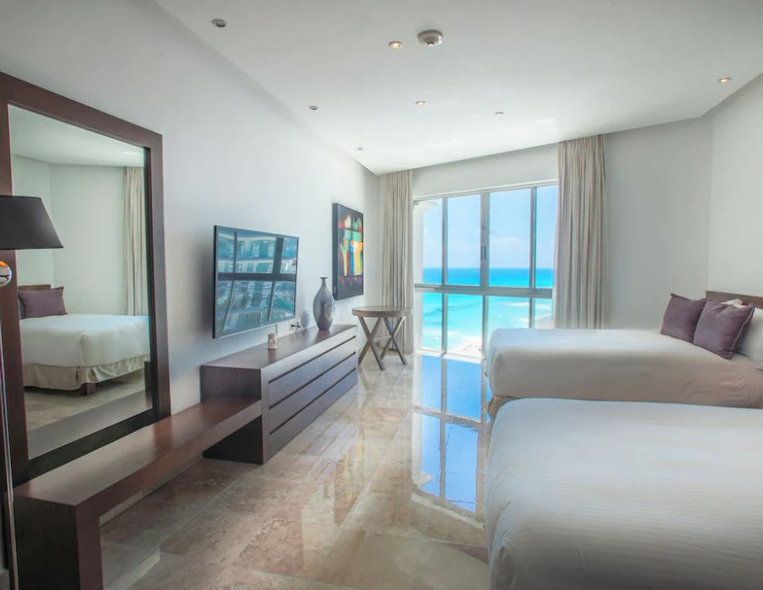 Suite Gobernador del hotel Sandos Cancun All Inclusive. Foto 1