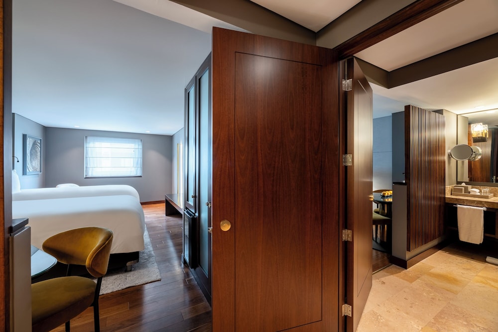 Habitación de lujo, 1 cama de matrimonio grande del hotel Sofitel Bogota Victoria Regia. Foto 5