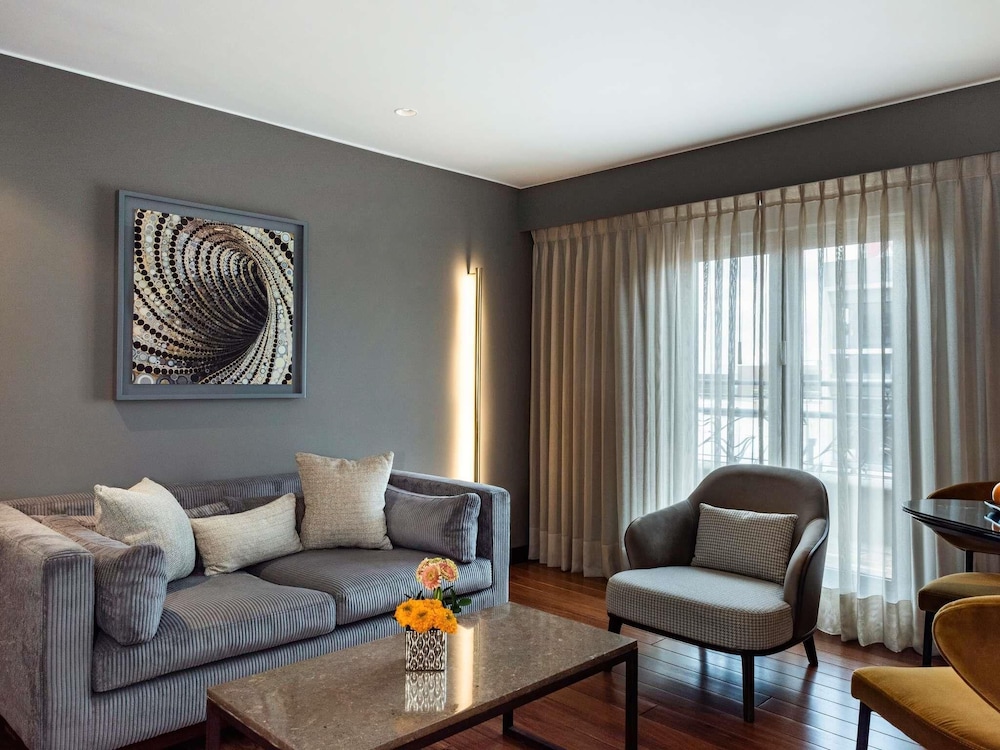 Suite junior, 1 cama de matrimonio grande del hotel Sofitel Bogota Victoria Regia. Foto 11