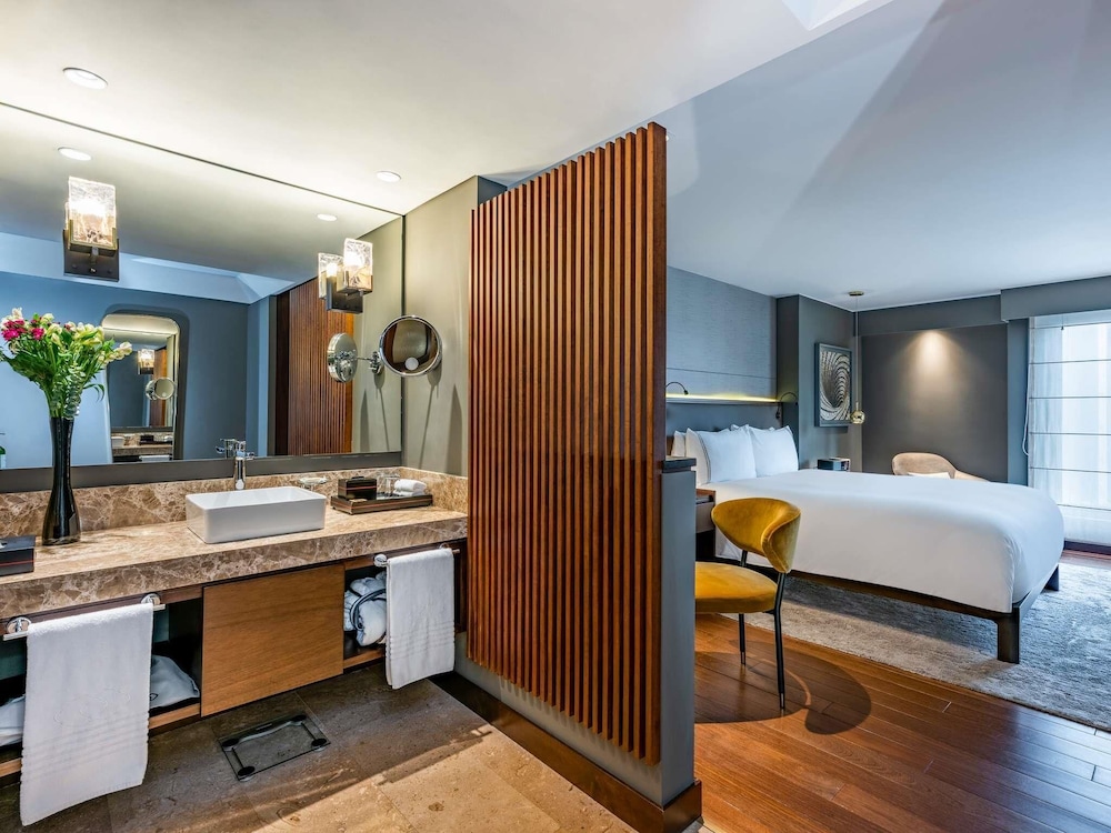 Habitación superior, 1 cama de matrimonio del hotel Sofitel Bogota Victoria Regia. Foto 6