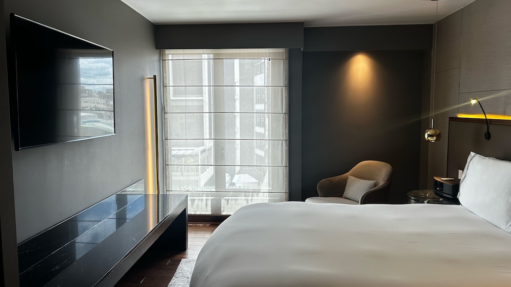 Habitación superior, 1 cama de matrimonio del hotel Sofitel Bogota Victoria Regia. Foto 7