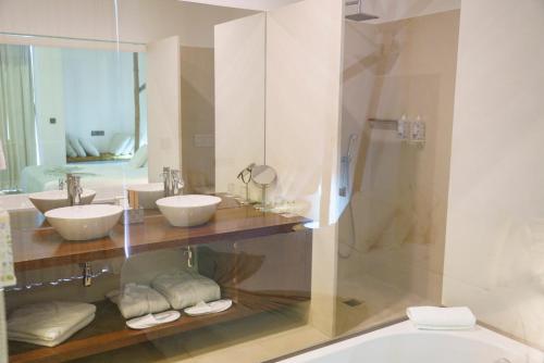 Suite del hotel Real Abadia Congress and Spa. Foto 5