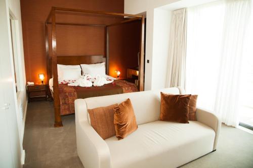 Suite del hotel Real Abadia Congress and Spa. Foto 9