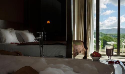 Suite del hotel Real Abadia Congress and Spa. Foto 12