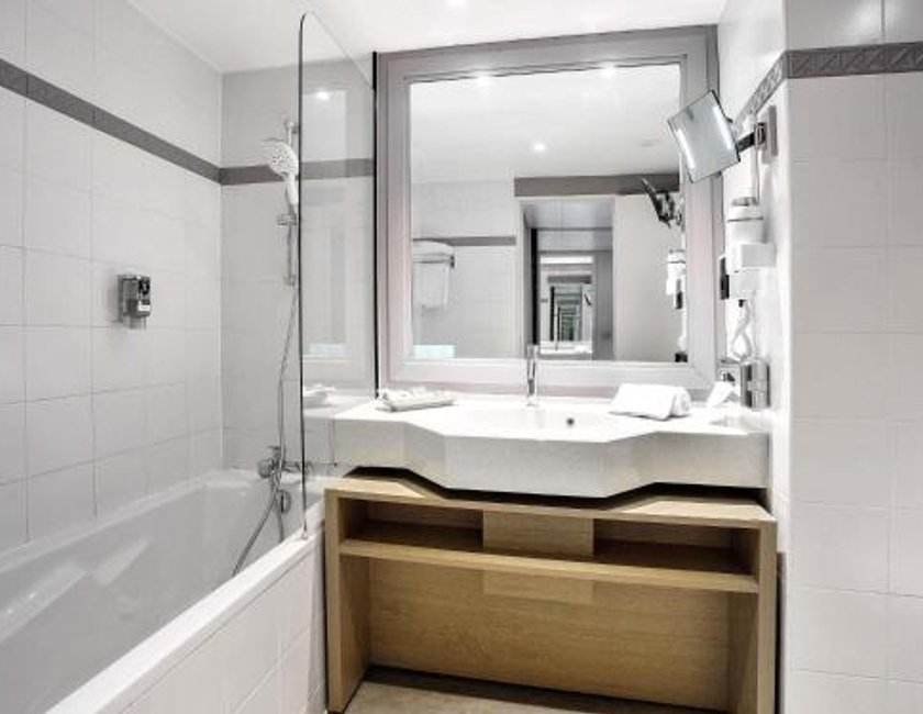 Habitación doble Superior 1 Cama doble del hotel Mercure Toulouse Aeroport Golf De Seilh. Foto 1
