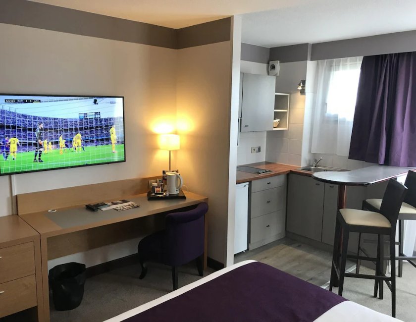 Estudio Basic 1 Cama doble kitchenette del hotel Mercure Toulouse Aeroport Golf De Seilh
