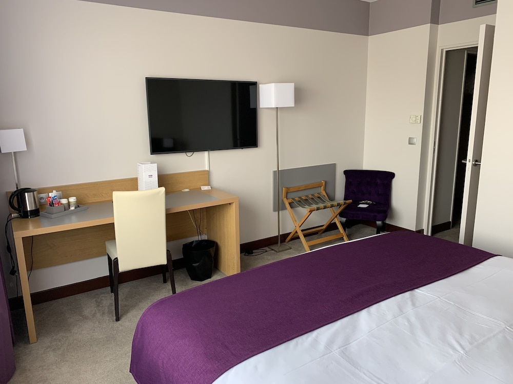 Habitación Classic - Una cama doble del hotel Mercure Toulouse Aeroport Golf De Seilh. Foto 3