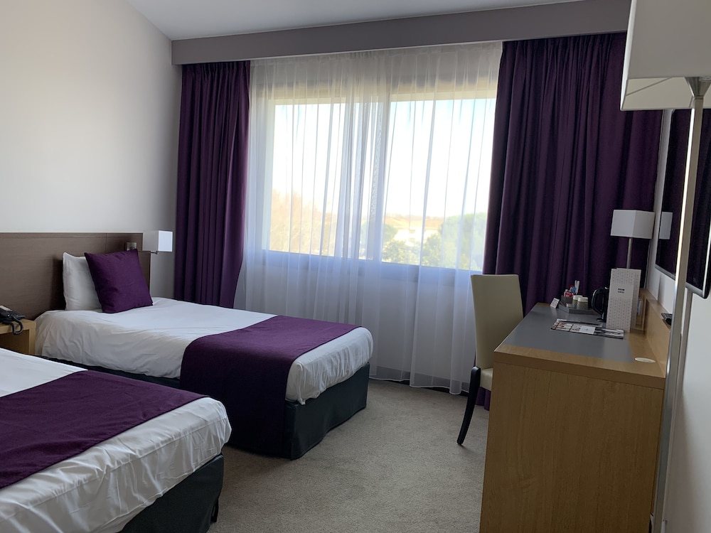 Habitación Classic - Dos camas individuales del hotel Mercure Toulouse Aeroport Golf De Seilh. Foto 1