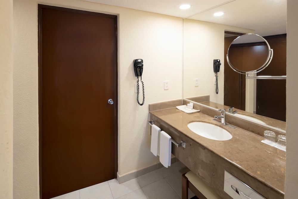 Habitación doble del hotel Occidental Tucancún All Inclusive. Foto 4