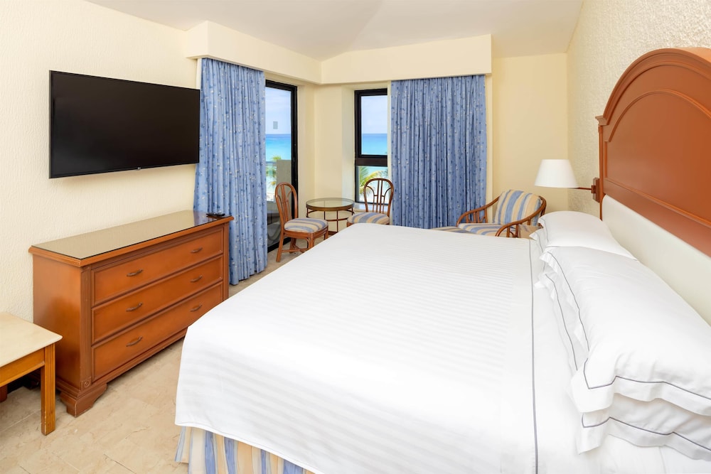Suite Premium, frente al mar (Level) del hotel Occidental Tucancún All Inclusive. Foto 1