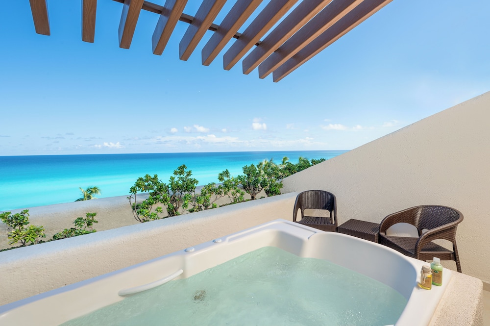 Deluxe Room, Jetted Tub, Ocean View Free Wi - Fi del hotel Royal Solaris Cancun - All Inclusive. Foto 3