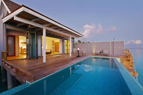 Villa Agua con piscina del hotel Niva Kuramathi Maldives. Foto 1