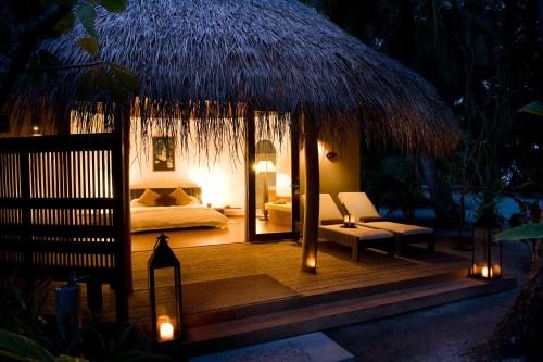 Villa Superior en la playa del hotel Niva Kuramathi Maldives. Foto 2