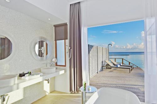 Villa Agua con piscina del hotel Niva Kuramathi Maldives. Foto 4