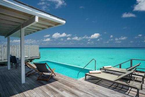 Villa Agua con piscina del hotel Niva Kuramathi Maldives. Foto 5