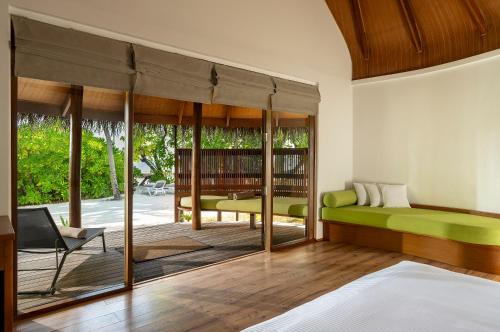 Villa Superior en la playa del hotel Niva Kuramathi Maldives. Foto 3