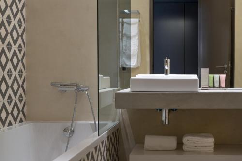 Habitación Triple Superior del hotel Ozadi Tavira. Foto 6