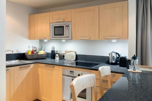 Estudio con cama extragrande del hotel Marriott Executive Apartments London Canary Wharf. Foto 1