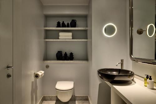 Suite Estudio con vistas al río del hotel Sea Containers London. Foto 3