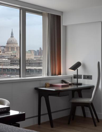 Suite de 1 dormitorio con vistas al río del hotel Sea Containers London. Foto 4