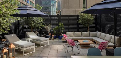 Suite Patio de 1 dormitorio del hotel Sea Containers London. Foto 5