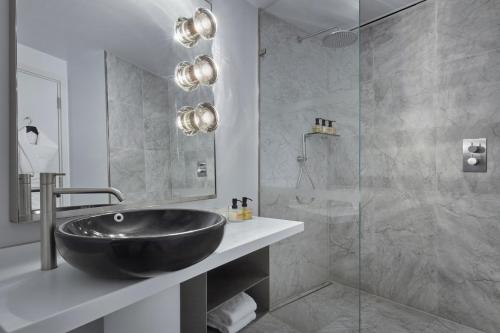 Habitación Familiar Deluxe del hotel Sea Containers London. Foto 6