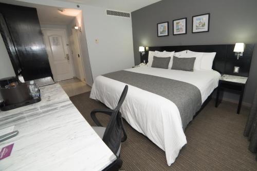 Habitación con cama grande del hotel Laila Cdmx. Foto 5