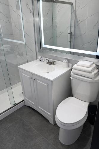 Habitación Superior con cama extragrande del hotel Cabana Yankee Stadium