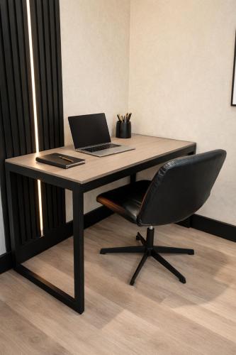 Habitación Superior con cama extragrande del hotel Cabana Yankee Stadium. Foto 3