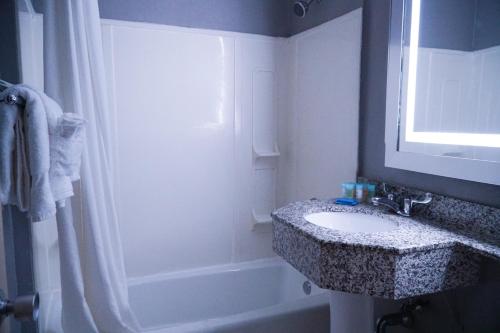 Habitación Doble Deluxe del hotel Cabana Yankee Stadium. Foto 7