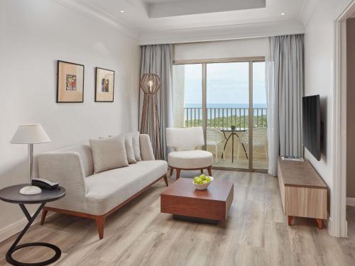 Suite Premier de 1 dormitorio del hotel Mövenpick Mactan Island Cebu