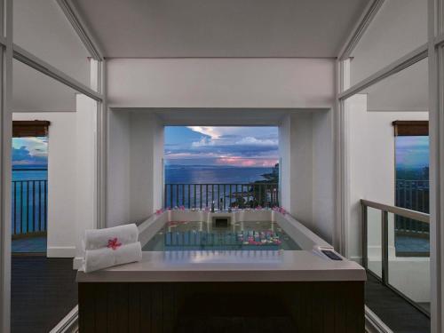 Ibiza Loft del hotel Mövenpick Mactan Island Cebu. Foto 1
