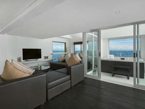 Ibiza Loft del hotel Mövenpick Mactan Island Cebu. Foto 4