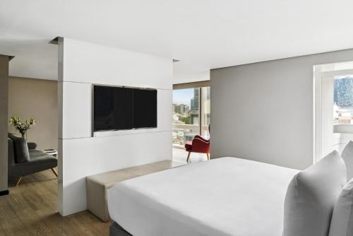 Suite con terraza y vistas del hotel Nh Collection Mexico City Reforma. Foto 5