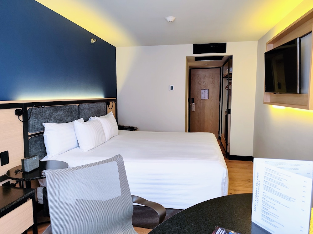 Signature 1 King Bed del hotel Galeria Plaza Reforma. Foto 2