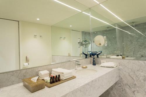 Habitación Camino Real Club - 1 cama extragrande del hotel Camino Real Polanco Mexico. Foto 6