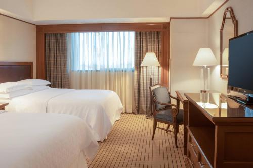 Habitación Clásica con 2 camas dobles, Torre Danubio del hotel Sheraton Maria Isabel Mexico City Reforma