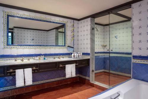 Suite en el ático de 1 dormitorio y 1 cama extragrande - Club Level del hotel Sheraton Mexico City Maria Isabel. Foto 3