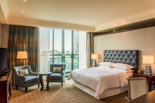 Suite en el ático de 1 dormitorio y 1 cama extragrande - Club Level del hotel Sheraton Mexico City Maria Isabel. Foto 6