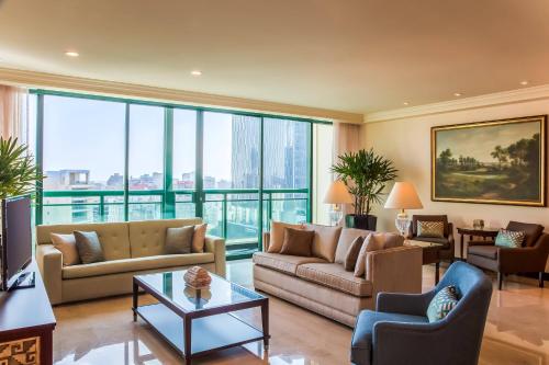 Suite en el ático de 1 dormitorio y 1 cama extragrande - Club Level del hotel Sheraton Mexico City Maria Isabel. Foto 7